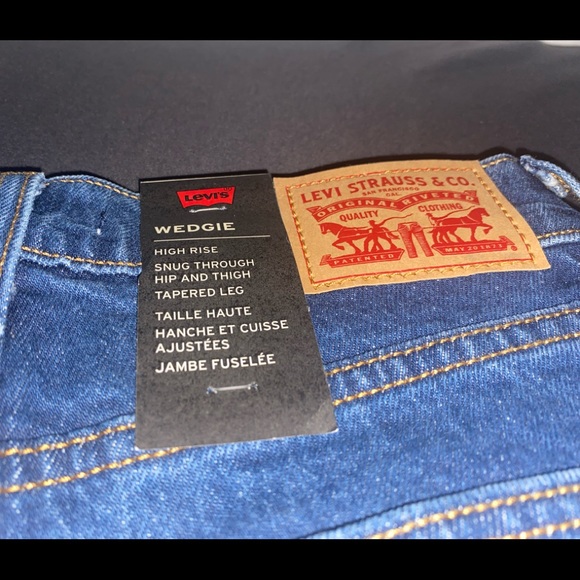 Levi’s Wedgie Jeans - Picture 2 of 8